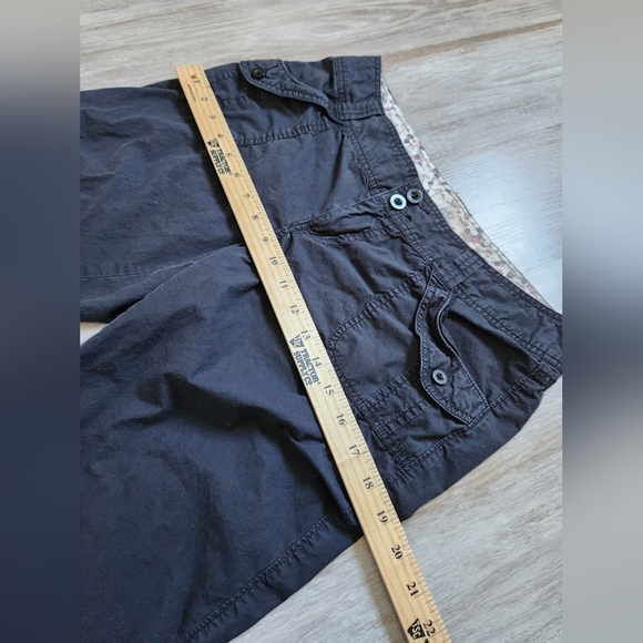 SO Wear it Declare It Black Capri Pants Y2K Style, Low Rise, Juniors Size 9 - Picture 7 of 9